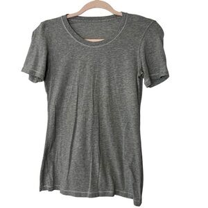 Lululemon athletic Gray Women's short sleeve T-Shirt in gray